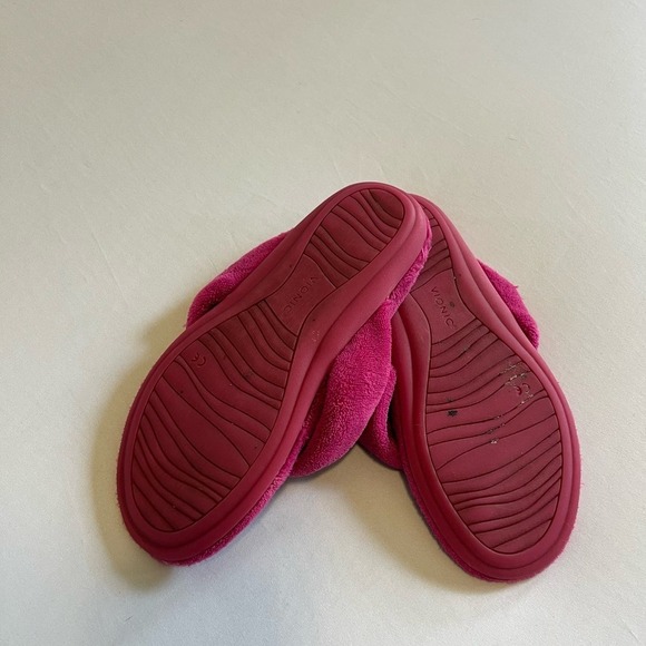 Vionic Lydia Pink fuzzy flip flop sandals 7.5 - Picture 7 of 8
